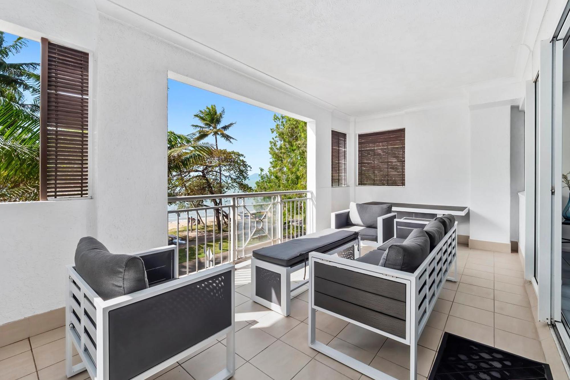 Alassio Beachfront Apartments Palm Cove Bilik gambar