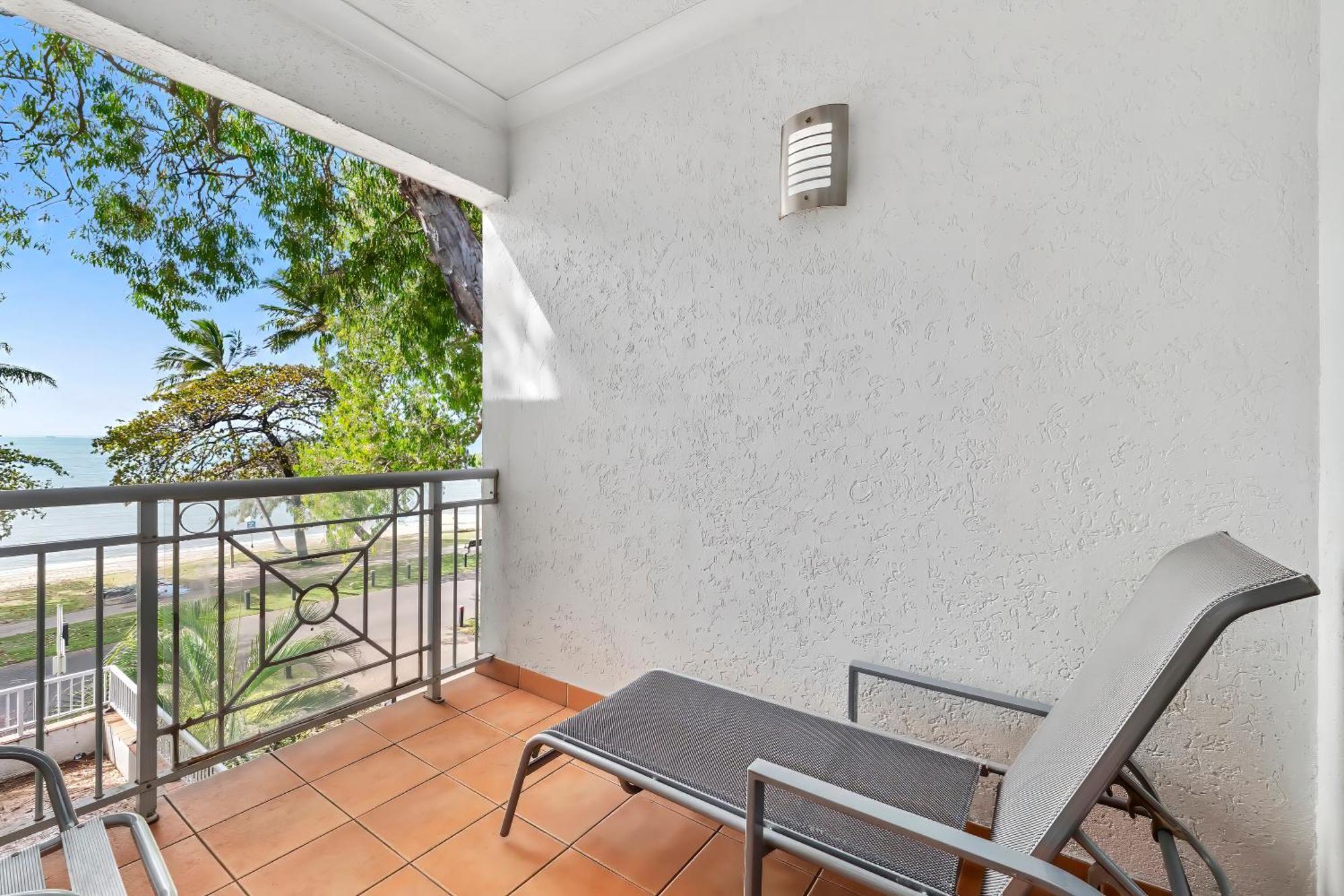 Alassio Beachfront Apartments Palm Cove Bilik gambar